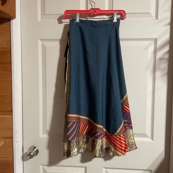 New reversible wrap silk skirt - Picture 2 of 6